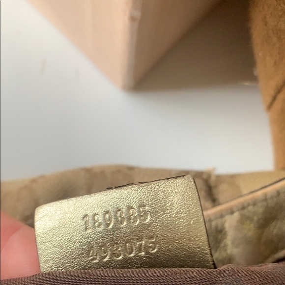 Gucci D Ring Hangbag - Picture 7 of 7